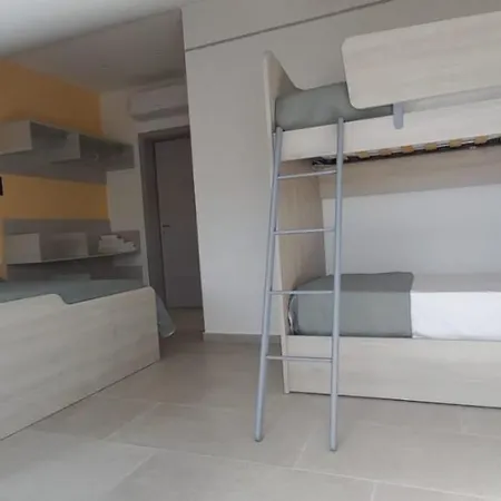 Hz And Bed & Breakfast *