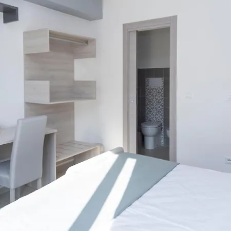 Hz And Bed & Breakfast *