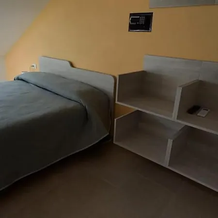 Frühstückspension Hz And Torre Forte