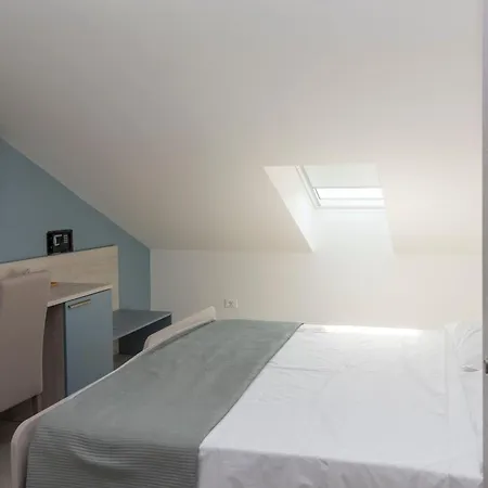 Hz And Bed & Breakfast Torre Forte